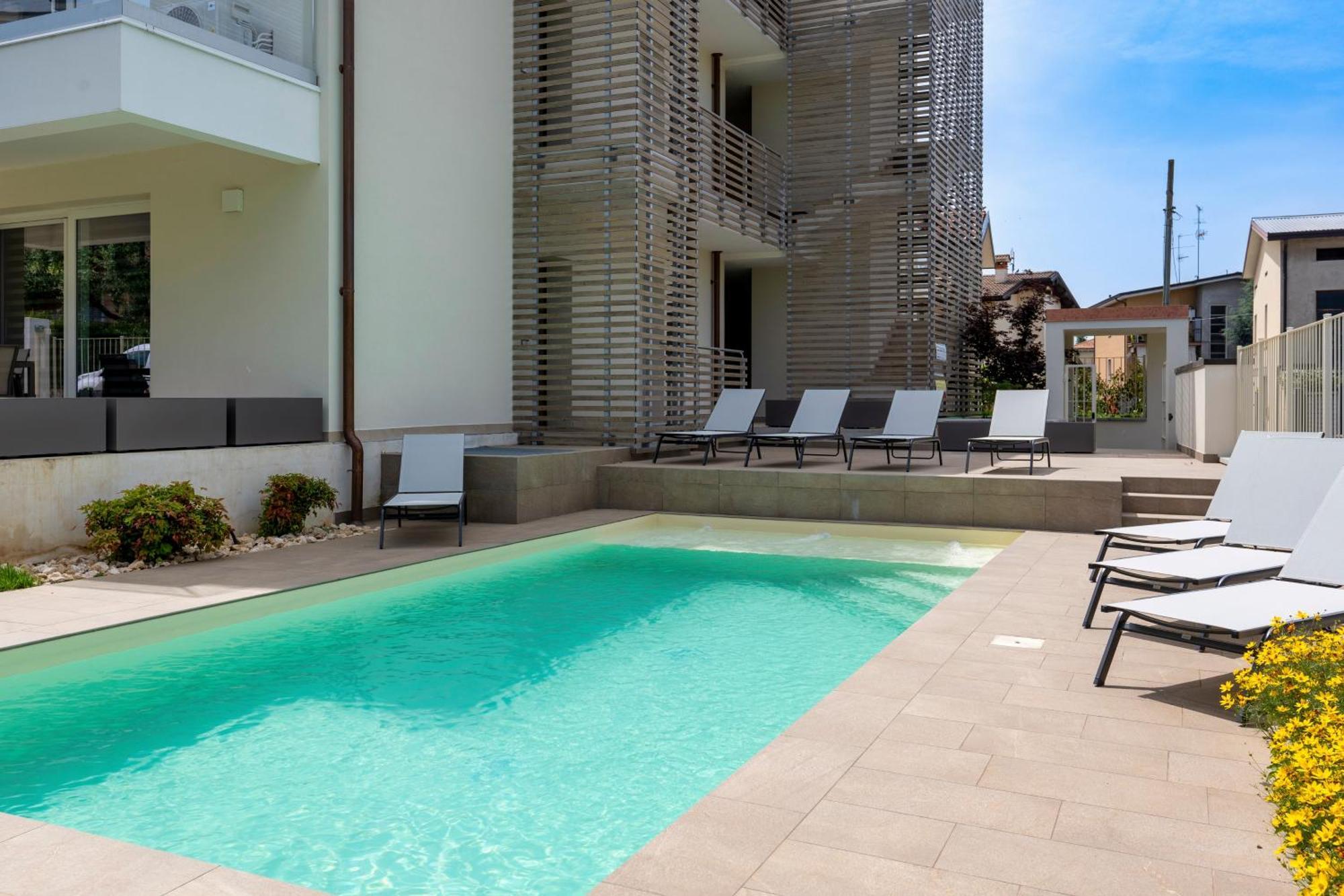 Malvezzi Apartments 代森扎诺-德尔加达 外观 照片