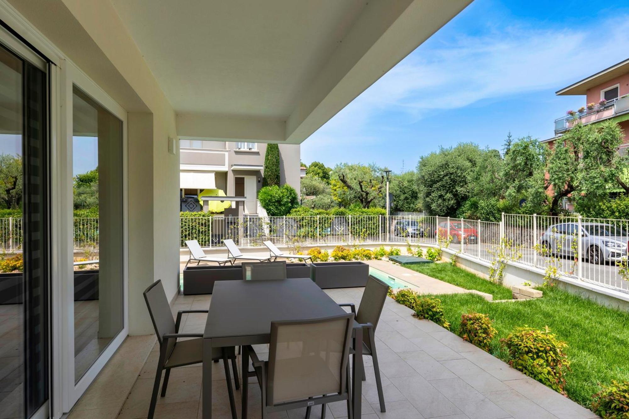 Malvezzi Apartments 代森扎诺-德尔加达 外观 照片
