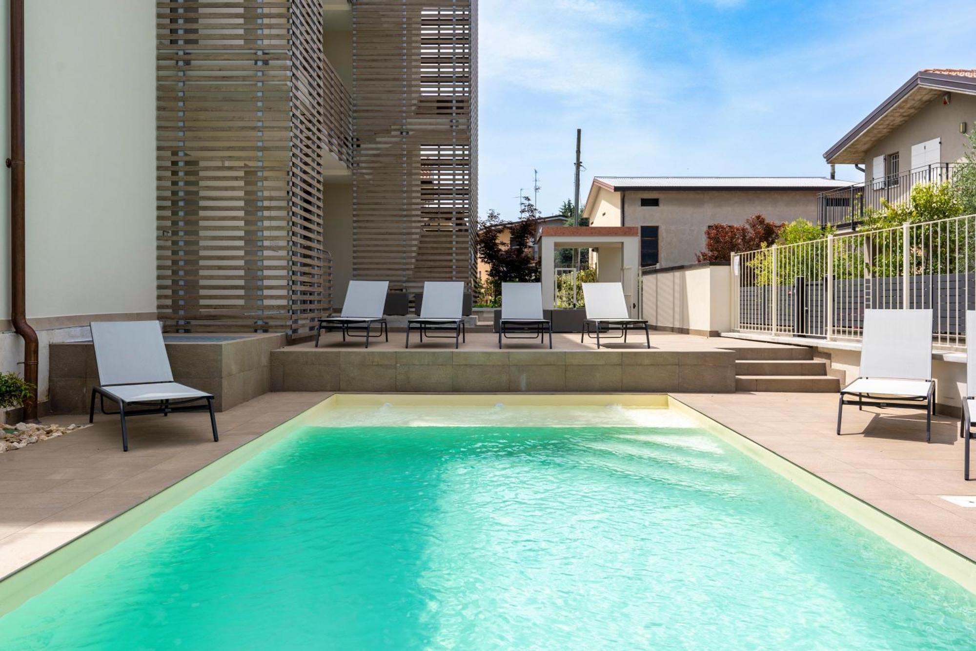 Malvezzi Apartments 代森扎诺-德尔加达 外观 照片
